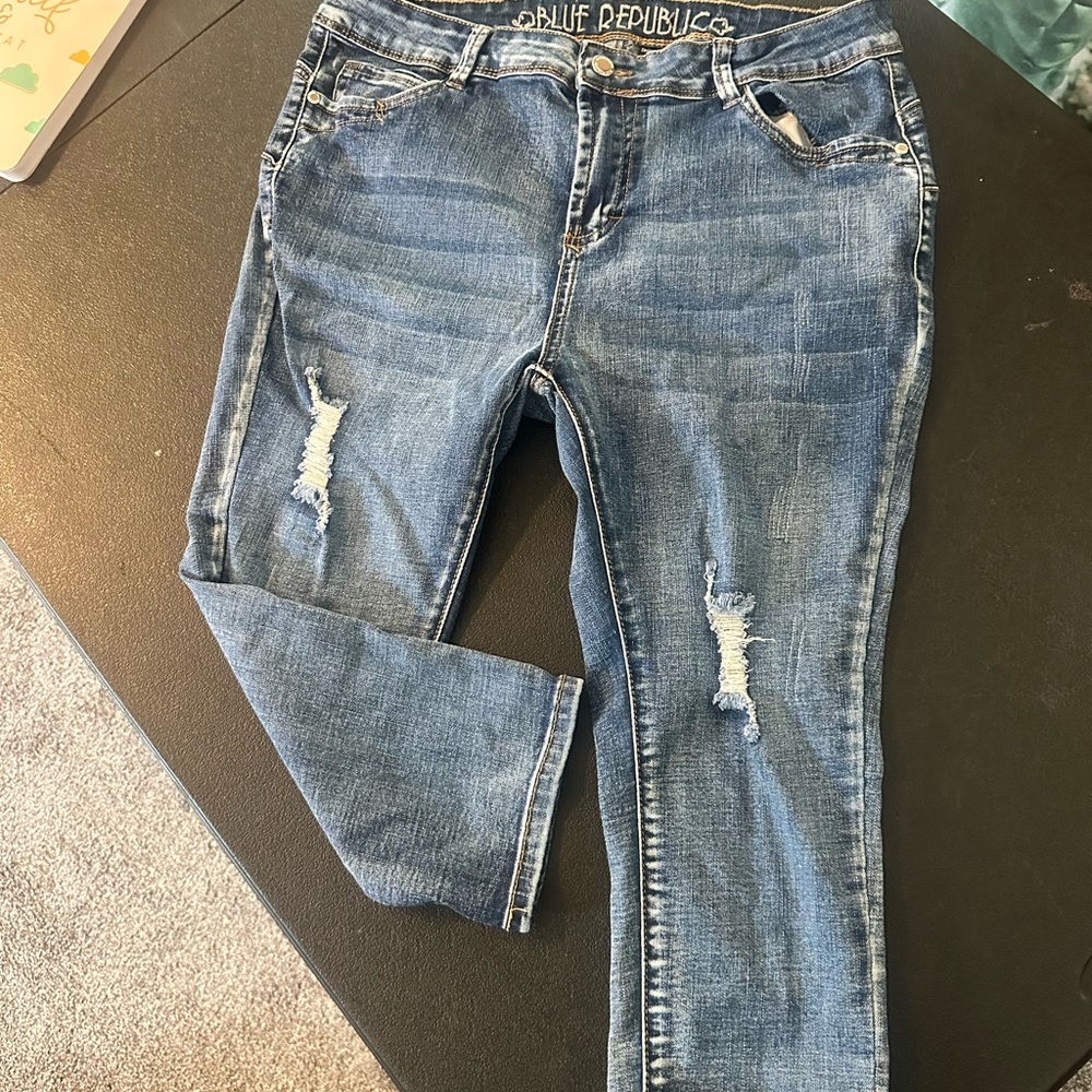 Women's Blue Republic Crop Jeans